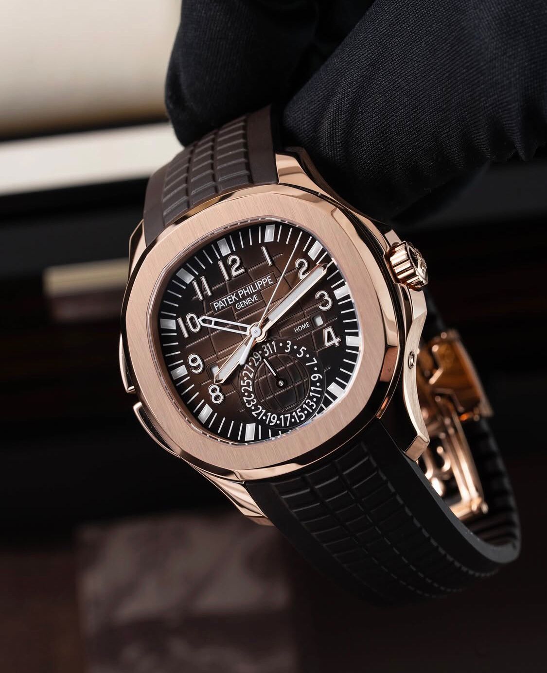 Buy Patek Philippe Aquanaut 18kt Rose Gold 5164R-001