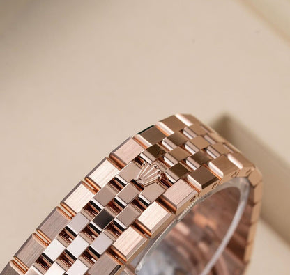 Rolex Land-Dweller 127235 | Rose Gold Flat Jubilee White Dial