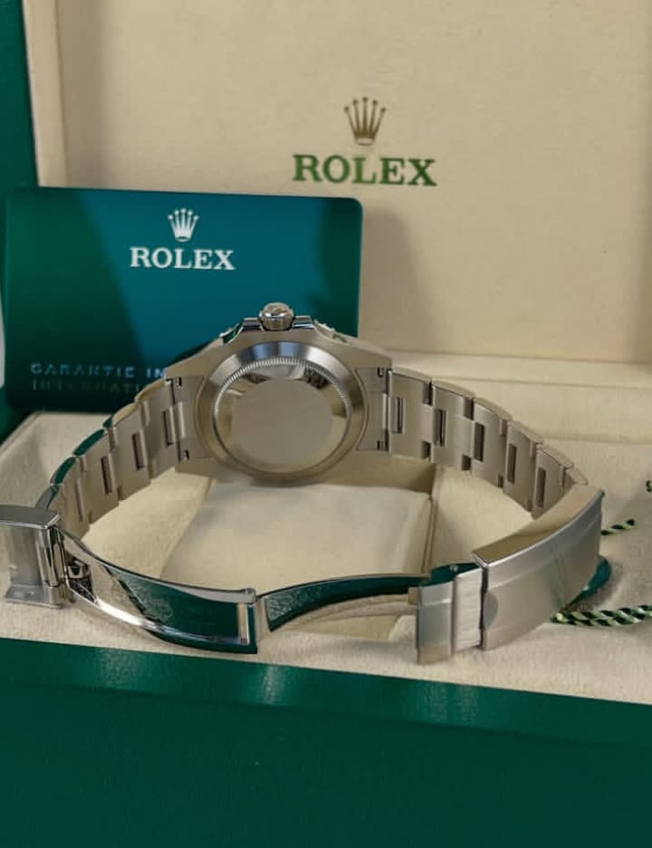The Rolex Oyster Perpetual Submariner Date in Oystersteel Watch